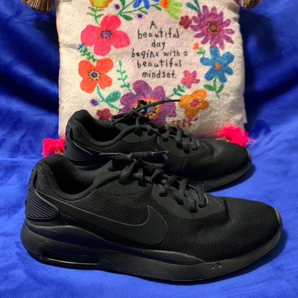 Nike Women’s Air Max Oketo All Black Sneaker - Picture 2 of 13